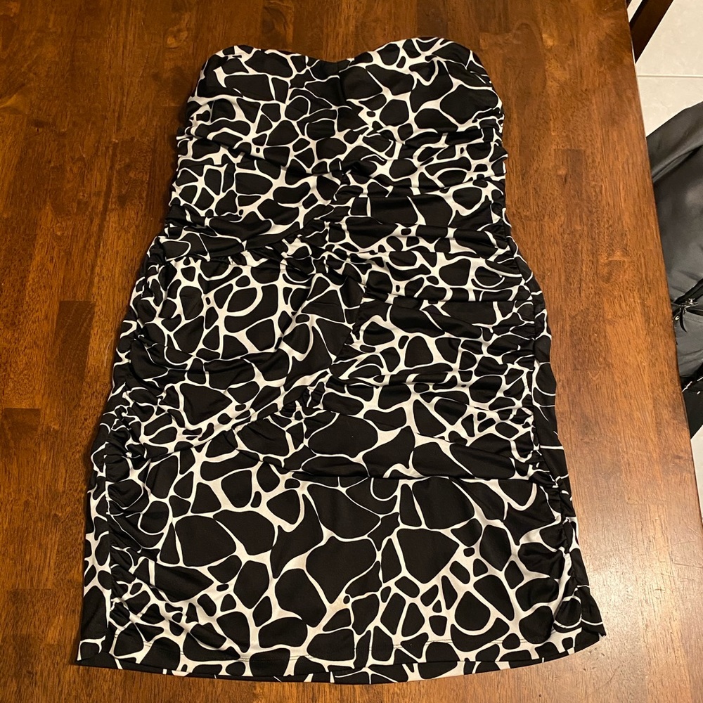 Just For Wraps (J•F•W) Blk & Wht Strapless Dress